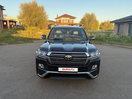 2017 Toyota Land Cruiser 200 Series Рестайлинг 2, чёрный, 6290000 рублей, вид 3