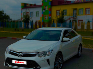2017 Toyota Camry VII (XV50) Рестайлинг, белый, 2350000 рублей, вид 1