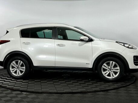 2017 Kia Sportage IV, белый, 2125000 рублей, вид 5