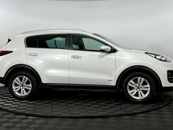 2017 Kia Sportage IV, белый, 1930000 рублей - вид 4