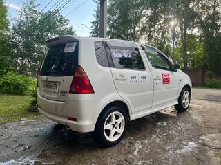2001 Daihatsu YRV I, белый, 490000 рублей, вид 4