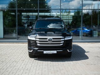 2021 Toyota Land Cruiser 300 Series, чёрный, 7300000 рублей, вид 3