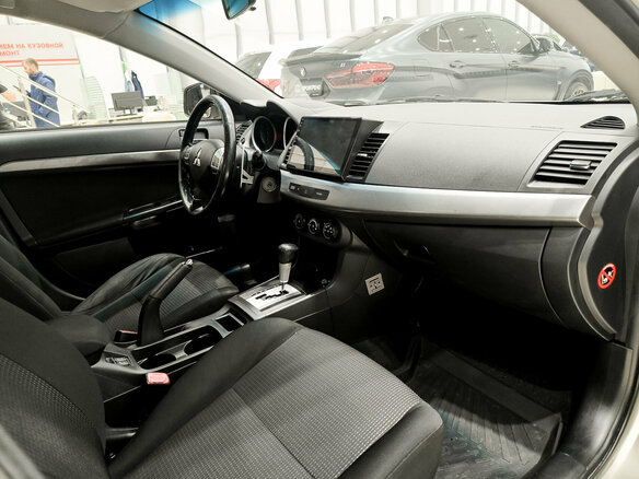 2008 Mitsubishi Lancer X, бежевый, 750000 рублей - вид 10