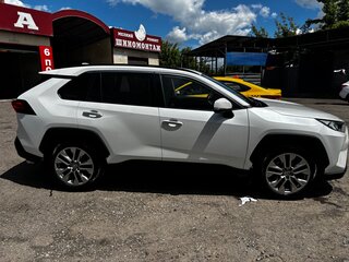 2019 Toyota RAV4 V (XA50), белый, 2850000 рублей, вид 2