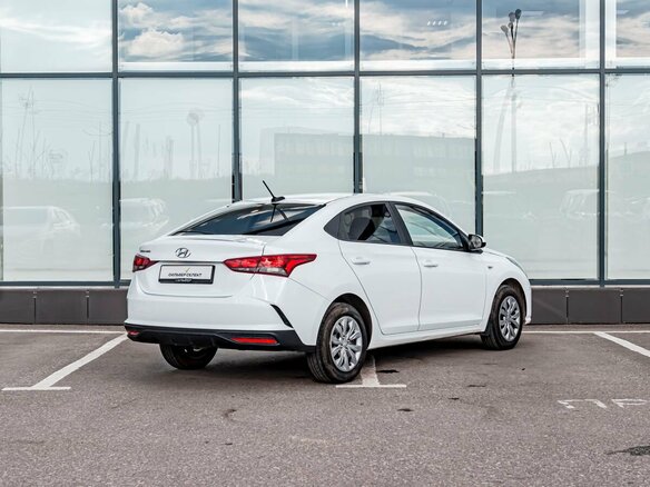 2020 Hyundai Solaris II Рестайлинг, белый - вид 1