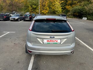 2010 Ford Focus II Рестайлинг, серебристый, 510000 рублей, вид 5