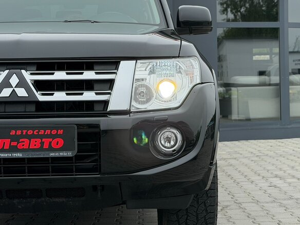 2014 Mitsubishi Pajero IV Рестайлинг 1, чёрный - вид 5