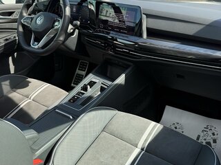2023 Volkswagen Golf VIII, белый, 2250000 рублей, вид 5
