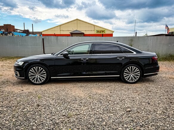 2018 Audi A8 Long 55 TFSI IV (D5), чёрный, 3750000 рублей - вид 5