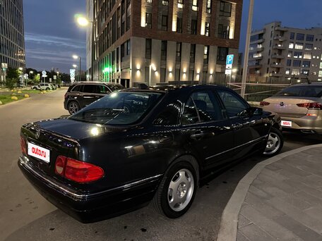1998 Mercedes-Benz E-Класс 240 II (W210, S210), чёрный, 515000 рублей, вид 5