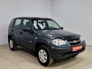 2018 Chevrolet Niva I Рестайлинг, серый, 600000 рублей, вид 3