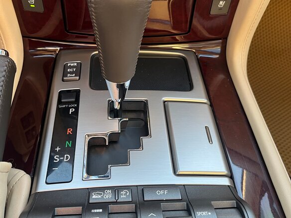 2014 Lexus LX 570 III Рестайлинг, чёрный, 5390000 рублей - вид 12