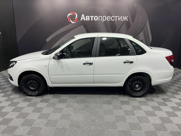 2026 Lada (ВАЗ) Granta I Рестайлинг, белый - вид 2
