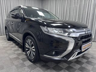 2020 Mitsubishi Outlander III Рестайлинг 3, чёрный, 2630000 рублей, вид 3