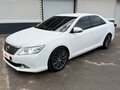 2013 Toyota Camry VII (XV50), белый, 1400000 рублей
