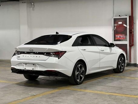 2021 Hyundai Elantra VII (CN7), белый, 1750000 рублей, вид 4
