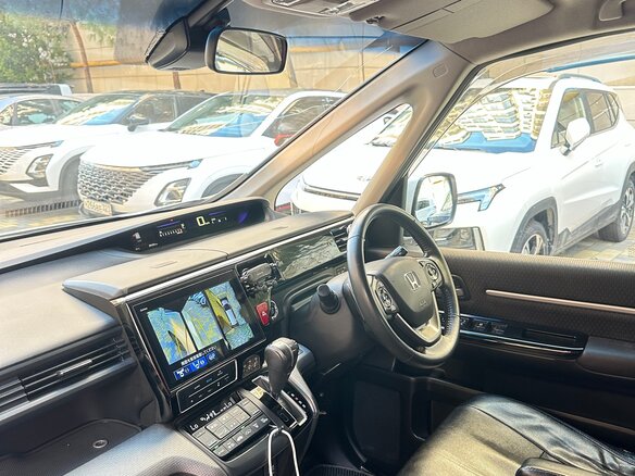 2017 Honda Stepwgn Spada V Рестайлинг, белый, 1680000 рублей - вид 14