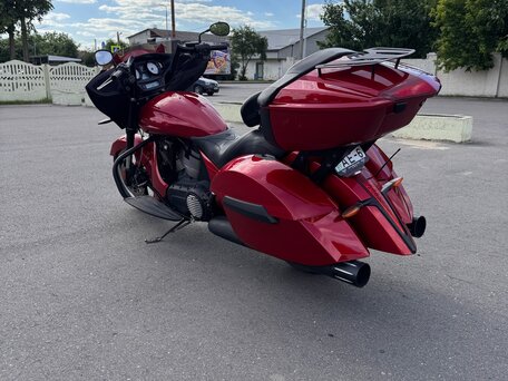 2014 Victory Cross Country, красный, 850000 рублей, вид 4