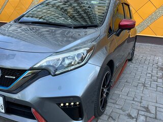 2018 Nissan Note Nismo e-Power II Рестайлинг, серый, 1550000 рублей, вид 3