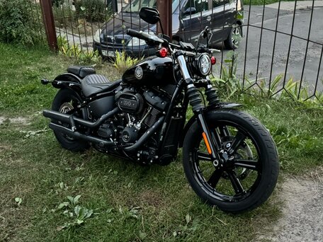 2022 Harley-Davidson Street Bob, чёрный, 1150000 рублей, вид 2