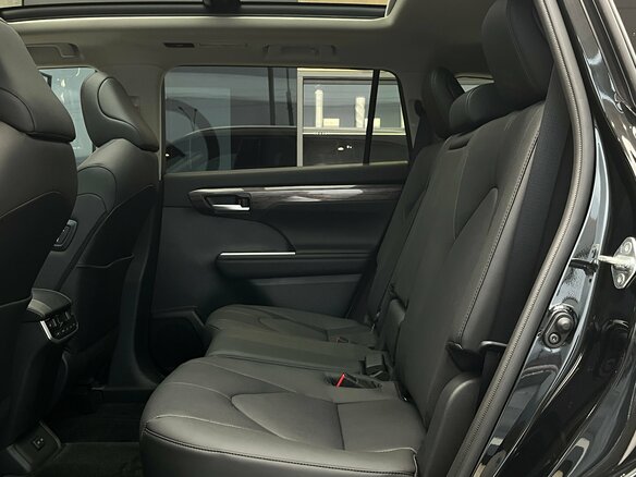 2026 Toyota Highlander IV (XU70), чёрный, 5499000 рублей - вид 21