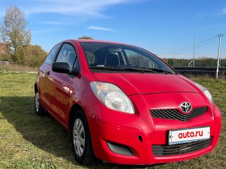 2010 Toyota Yaris III, красный, 540000 рублей, вид 2