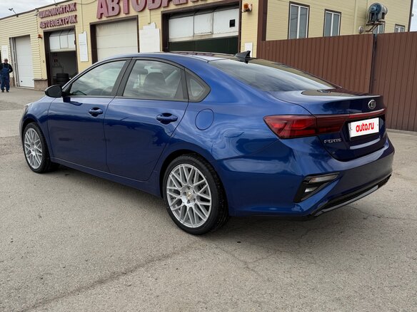2018 Kia Forte III, синий, 1650000 рублей - вид 3