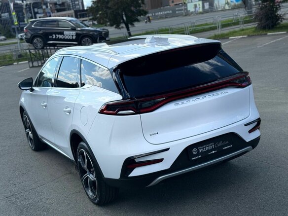 2021 BYD Tang DM-i II Рестайлинг 1, белый, 2590000 рублей - вид 10