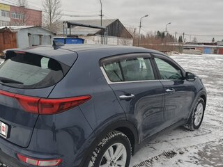 2017 Kia Sportage IV, синий, 1900000 рублей, вид 3