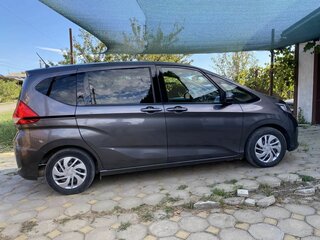 2018 Honda Freed II, серый, 1600000 рублей, вид 3