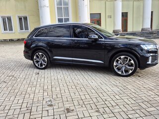 2020 Audi Q7 45 TFSI II (4M) Рестайлинг, чёрный, 4990000 рублей, вид 4