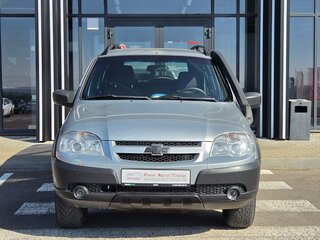 2016 Chevrolet Niva I Рестайлинг, серебристый, 555000 рублей, вид 2