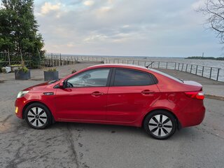 2013 Kia Rio 4-speed III, красный, 799000 рублей, вид 5