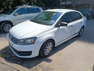 2018 Volkswagen Polo V Рестайлинг, белый, 400000 рублей, вид 1