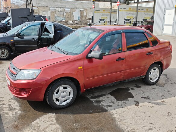 2012 Lada (ВАЗ) Granta I, серебристый, 300000 рублей