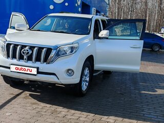 2015 Toyota Land Cruiser Prado 150 Series Рестайлинг 1, белый, 3700000 рублей, вид 4