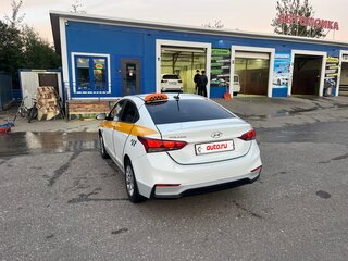 2018 Hyundai Solaris II, белый, 900000 рублей, вид 4