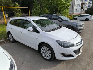 2013 Opel Astra J Рестайлинг, белый, 1250000 рублей, вид 1