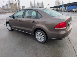 2015 Volkswagen Polo V, коричневый, 850000 рублей, вид 3
