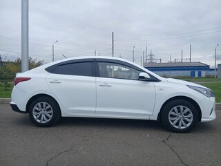 2020 Hyundai Solaris II, белый, 1550000 рублей, вид 2