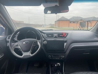 2015 Kia Rio 6-speed III, синий, 900000 рублей, вид 5