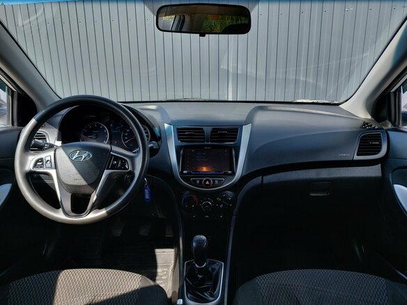 2015 Hyundai Solaris I Рестайлинг, белый, 839000 рублей - вид 13