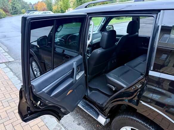2013 Mitsubishi Pajero IV Рестайлинг 1, чёрный - вид 7