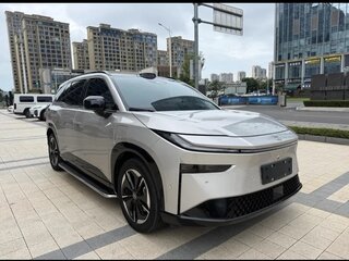 2026 Toyota bZ3X 58.3 kWh, серебристый, 2840000 рублей, вид 1