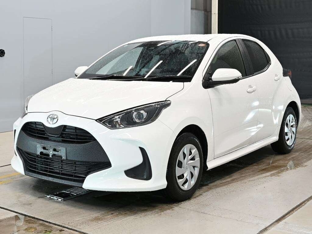 Открыть фотографии: Toyota Yaris IV