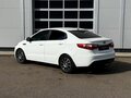 2015 Kia Rio III Рестайлинг, белый, 740000 рублей - вид 2