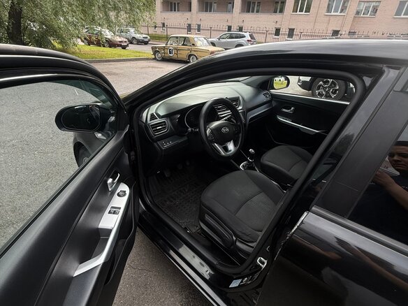 2014 Kia Rio III, чёрный - вид 13