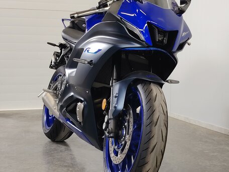 2023 Yamaha YZF-R7, синий, 849000 рублей, вид 3