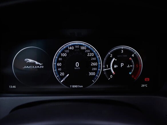 2020 Jaguar XF II, белый - вид 19