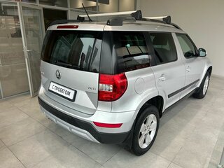 2014 Skoda Yeti I Рестайлинг, серебристый, 899000 рублей, вид 5